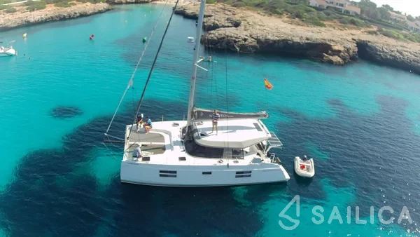 Nautitech 40 open NEW - 4 + 2 cab. - Yacht Charter Sailica