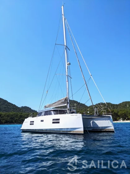 Nautitech 40 open NEW - 4 + 2 cab. - Yacht Charter Sailica