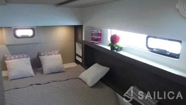 Nautitech 40 open NEW - 4 + 2 cab. - Yacht Charter Sailica