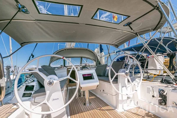 Bavaria 34 Cruiser - Photo #27 Bavaria 34 Cruiser - Yacht Charter Sailica