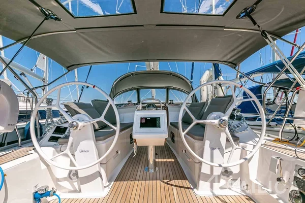 Bavaria 34 Cruiser - Photo #26 Bavaria 34 Cruiser - Yacht Charter Sailica