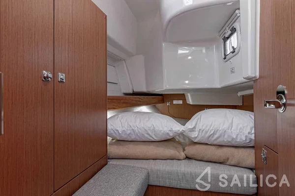 Bavaria 34 Cruiser - Photo #37 Bavaria 34 Cruiser - Yacht Charter Sailica