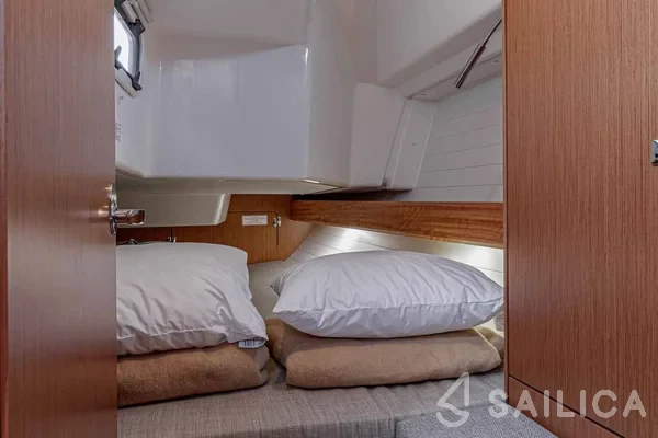 Bavaria 34 Cruiser - Photo #38 Bavaria 34 Cruiser - Yacht Charter Sailica