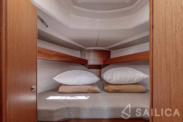 Bavaria 34 Cruiser - Photo #36 Bavaria 34 Cruiser - Yacht Charter Sailica