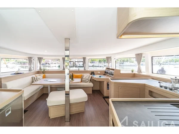 Lagoon 42 - Yacht Charter Sailica