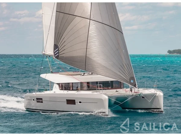 Lagoon 42 - Yacht Charter Sailica