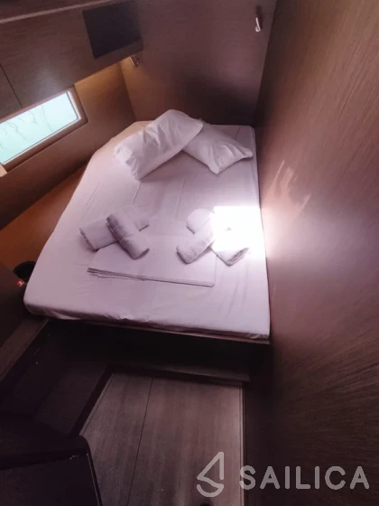Oceanis 51.1 - Yacht Charter Sailica