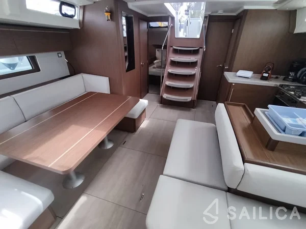 Oceanis 51.1 - Yacht Charter Sailica