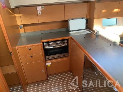 Bavaria C45 - Yacht Charter Sailica