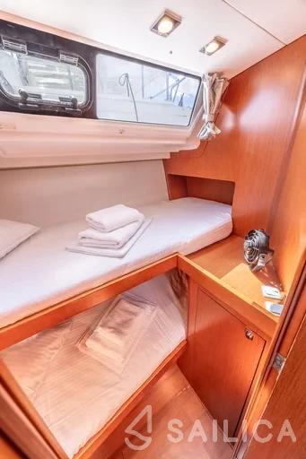 Oceanis 48 - Yacht Charter Sailica