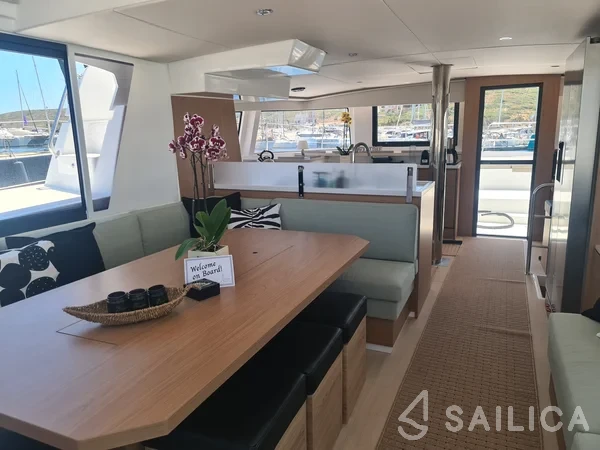 Bali 4.6 - Yacht Charter Sailica