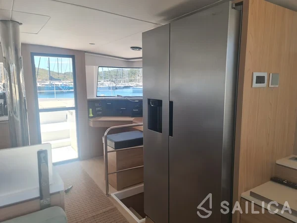 Bali 4.6 - Yacht Charter Sailica
