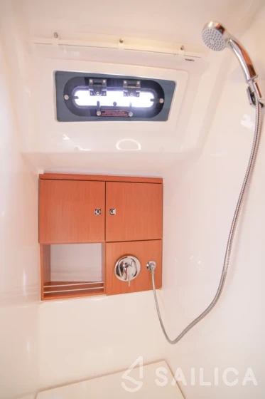 Bavaria 46 Cruiser - Yacht Charter Sailica