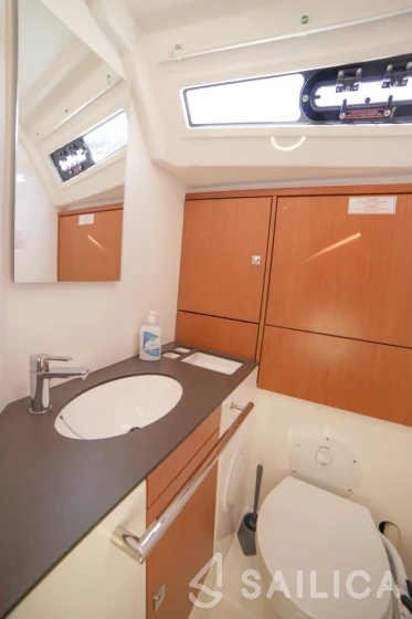 Bavaria 46 Cruiser - Yacht Charter Sailica