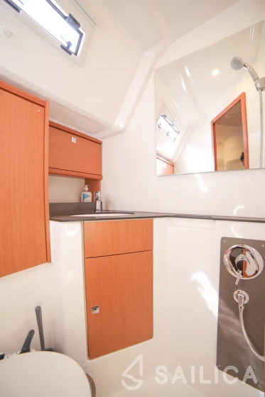 Bavaria 46 Cruiser - Yacht Charter Sailica