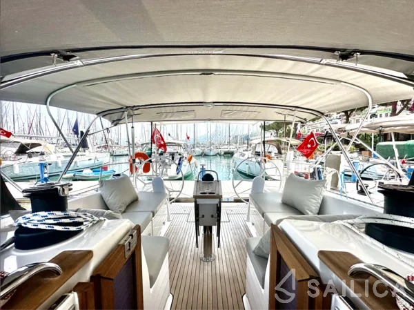 Bavaria 46 Cruiser - Yacht Charter Sailica