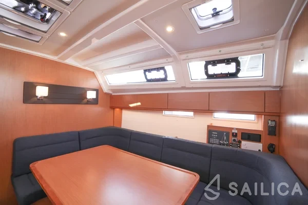 Bavaria 46 Cruiser - Yacht Charter Sailica