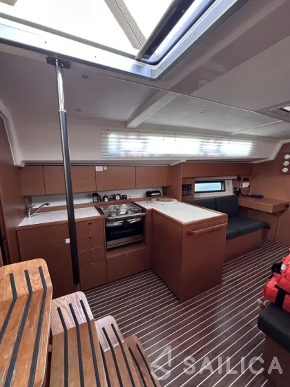 Bavaria C42 - Yacht Charter Sailica