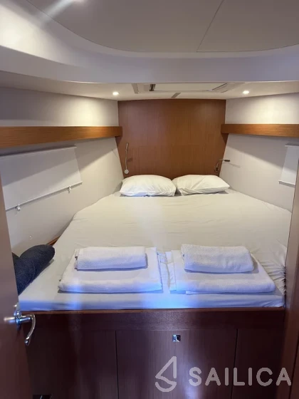 Bavaria C42 - Yacht Charter Sailica