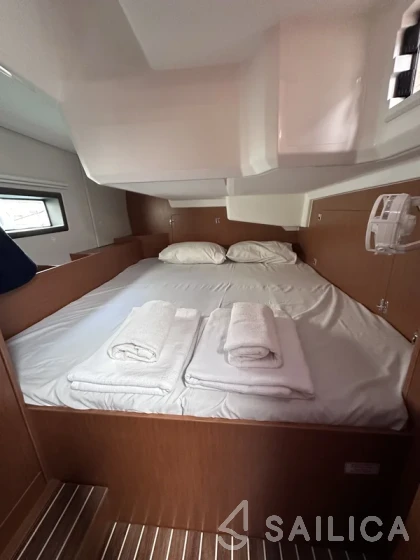 Bavaria C42 - Yacht Charter Sailica
