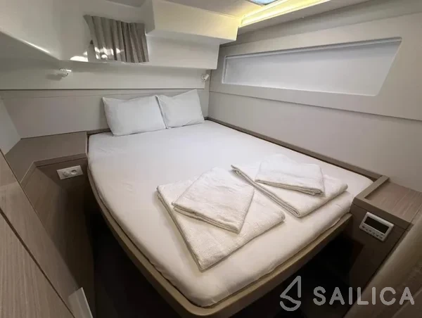 Lagoon 40 - Yacht Charter Sailica