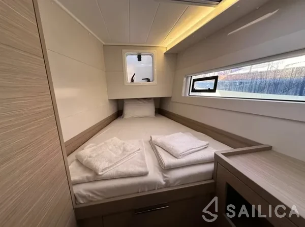 Lagoon 40 - Yacht Charter Sailica