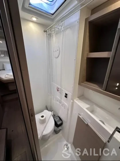 Lagoon 40 - Yacht Charter Sailica