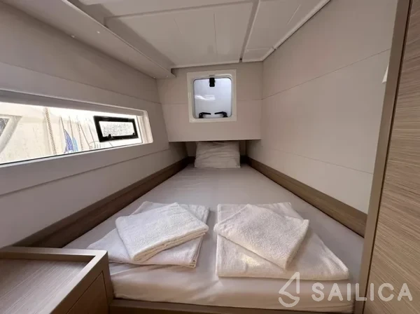 Lagoon 40 - Yacht Charter Sailica