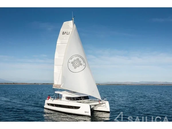 Bali Catsmart - Yacht Charter Sailica