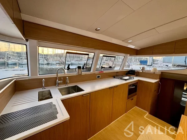 Bali Catsmart - Yacht Charter Sailica