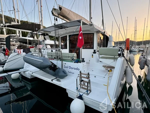 Bali Catsmart - Yacht Charter Sailica