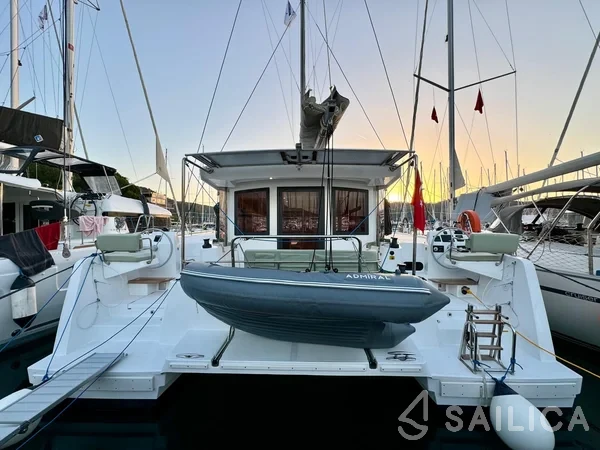 Bali Catsmart - Yacht Charter Sailica