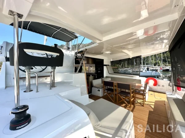 Lagoon 42 - Yacht Charter Sailica