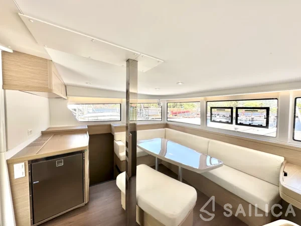 Lagoon 42 - Yacht Charter Sailica