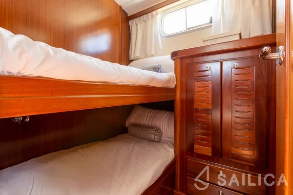 Menorquin 160 - Yacht Charter Sailica