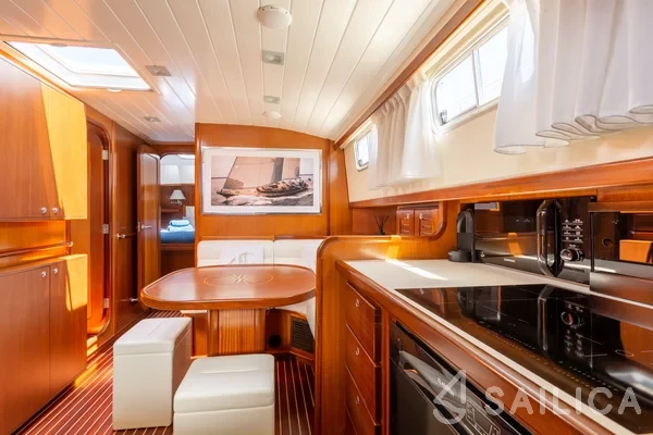 Menorquin 160 - Yacht Charter Sailica