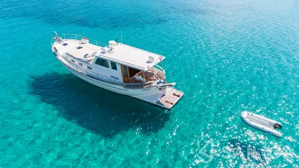 Menorquin 160 - Yacht Charter Sailica