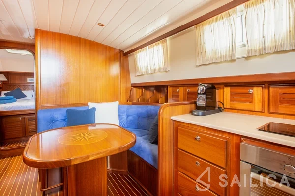 Menorquin 160 - Yacht Charter Sailica