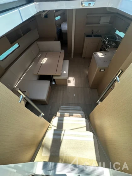 Oceanis 40.1 - Yacht Charter Sailica