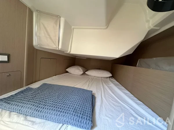 Oceanis 40.1 - Yacht Charter Sailica