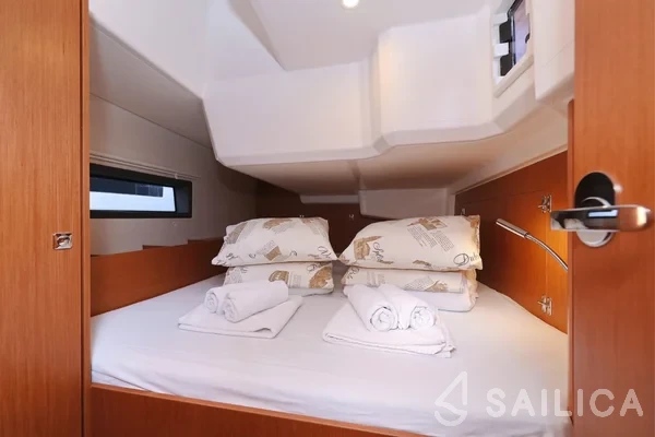 Bavaria C42 - Yacht Charter Sailica