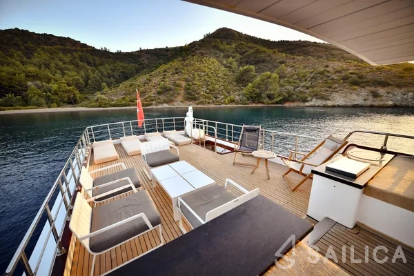Custom Built - Yacht Charter Sailica