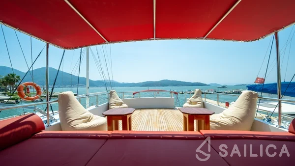 Gulet - Yacht Charter Sailica