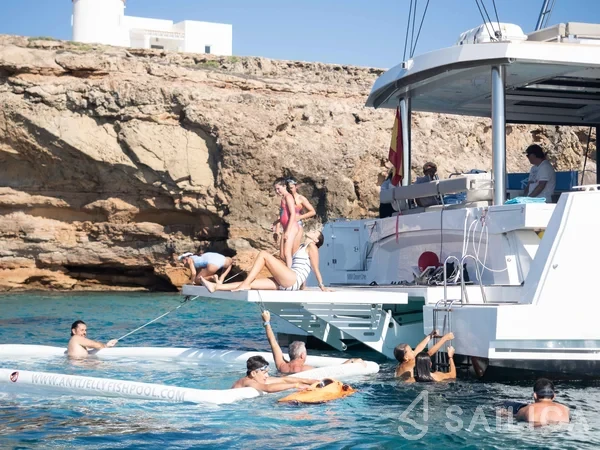 Bali 5.4. - Yacht Charter Sailica