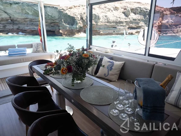 Bali 5.4. - Yacht Charter Sailica