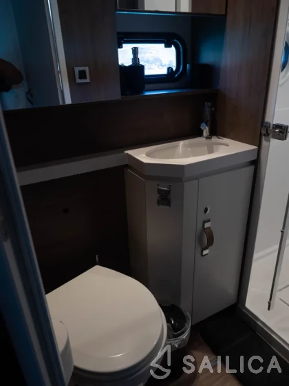 Bali 5.4. - Yacht Charter Sailica