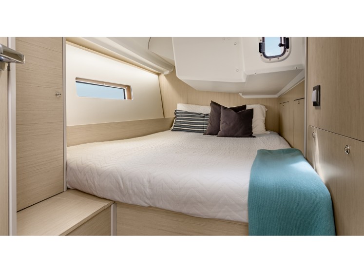 Oceanis 40.1 - Yacht Charter Sailica