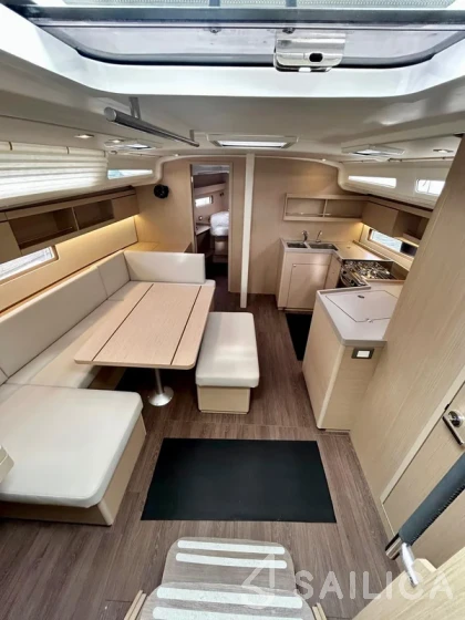 Oceanis 40.1 - Yacht Charter Sailica