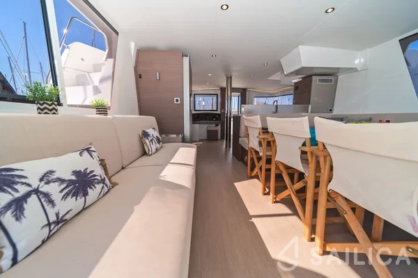 Bali 4.8  - Yacht Charter Sailica