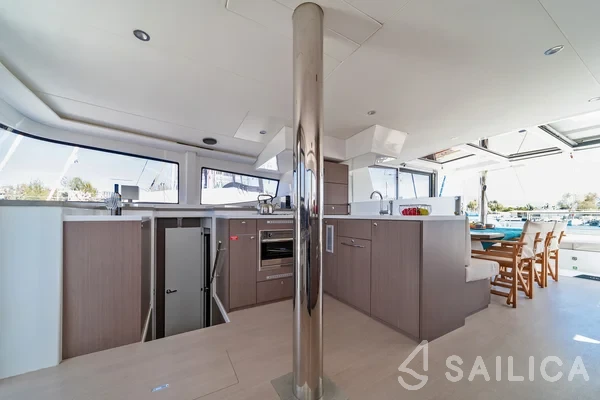 Bali 4.8  - Yacht Charter Sailica